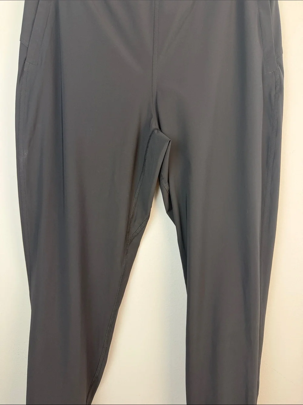 Lululemon Adapted State Joggers 28” Black Exercise Pants Size 8 Activewear Gym